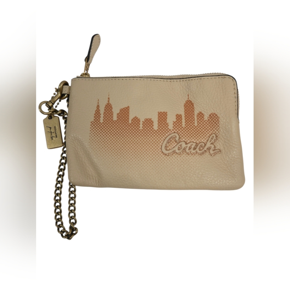 Coach Jennifer Lopez Corner Zip Wristlet‎